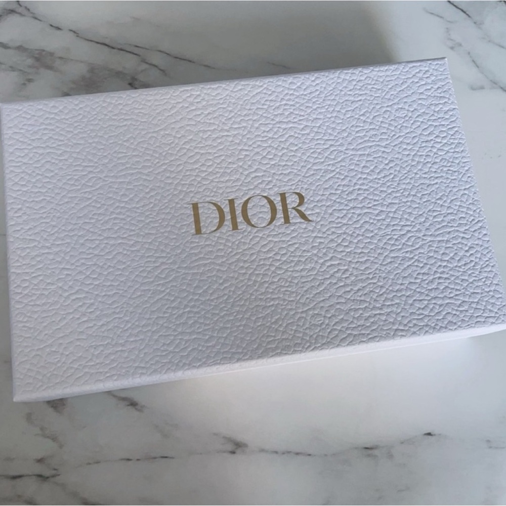 Dior Lily of the Valley Fan Set - Picture 8 of 8